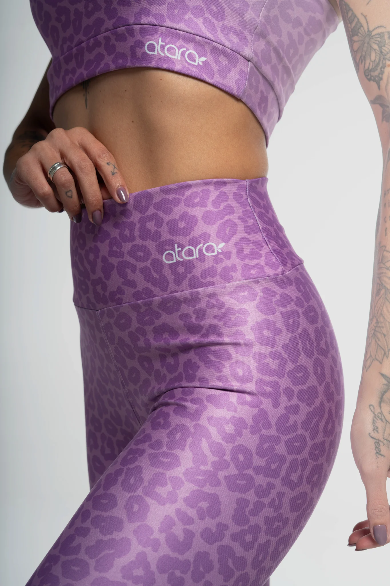Legging Estampa Localizada Onça Roxa - Image 2