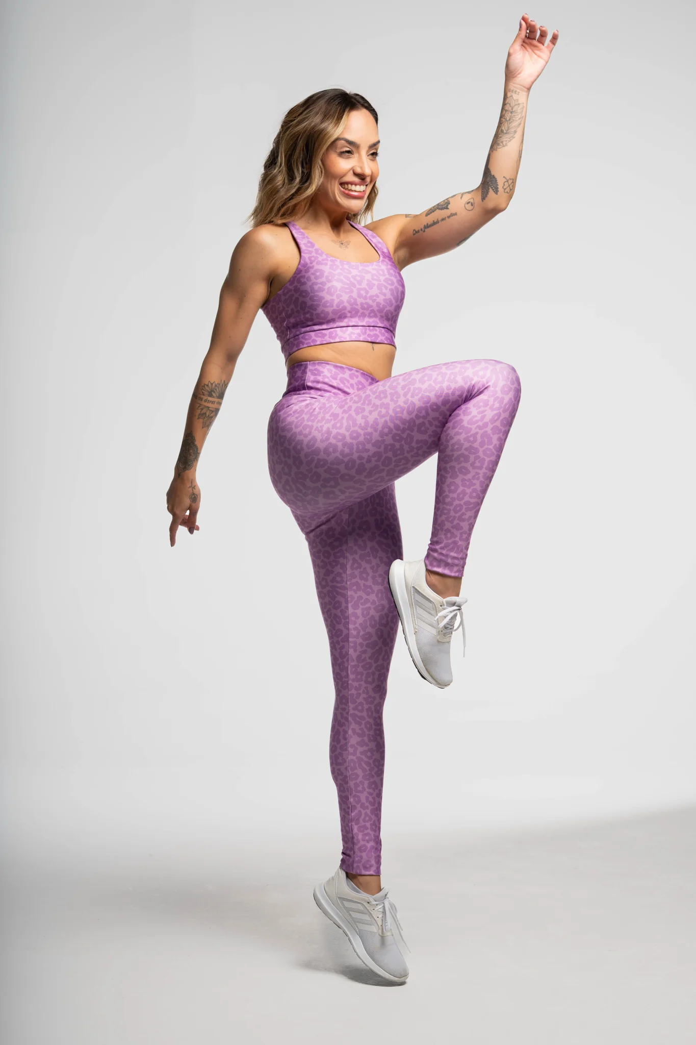 Legging Estampa Localizada Onça Roxa - Image 6