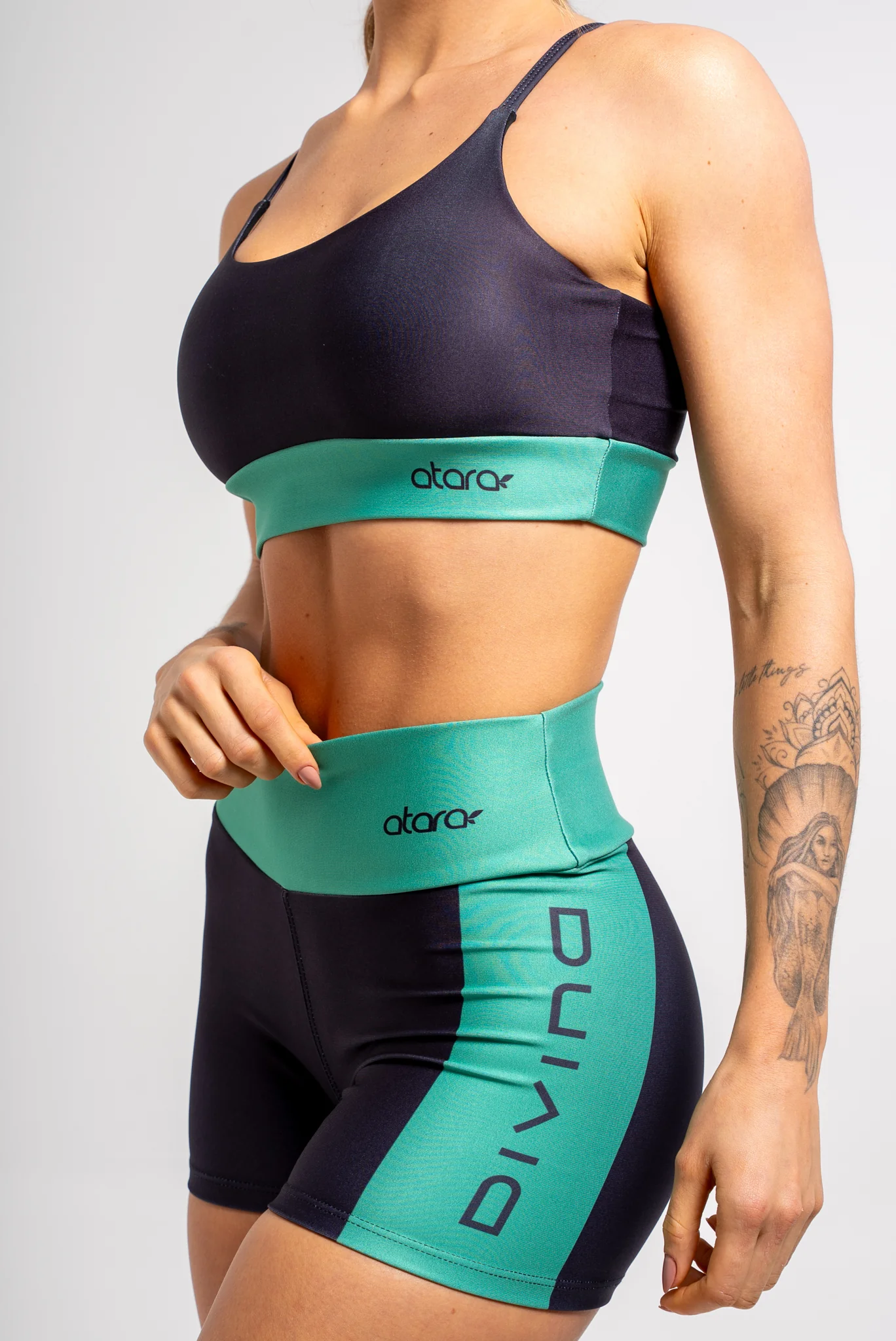 Shorts Color Block Green - Image 4