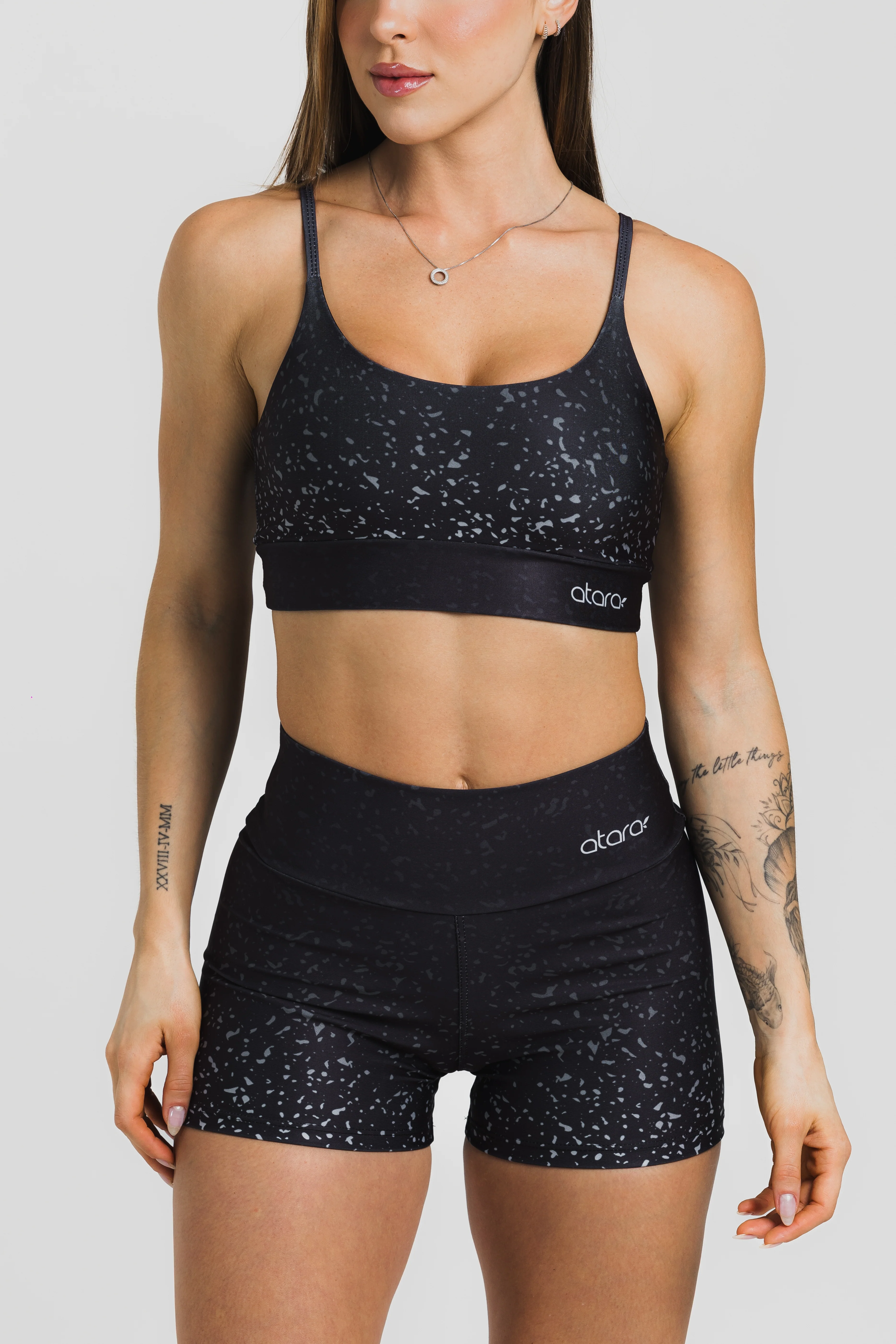 Shorts Curto Glow Black - Image 5