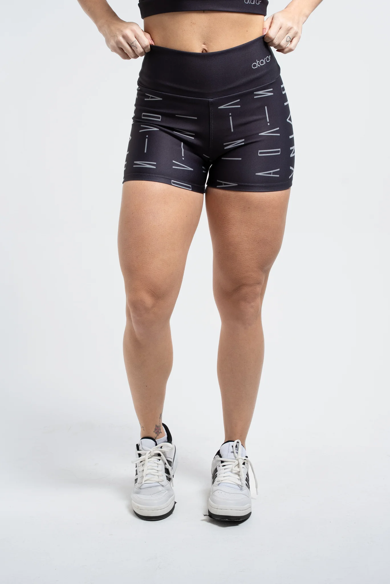 Shorts Divina Preto